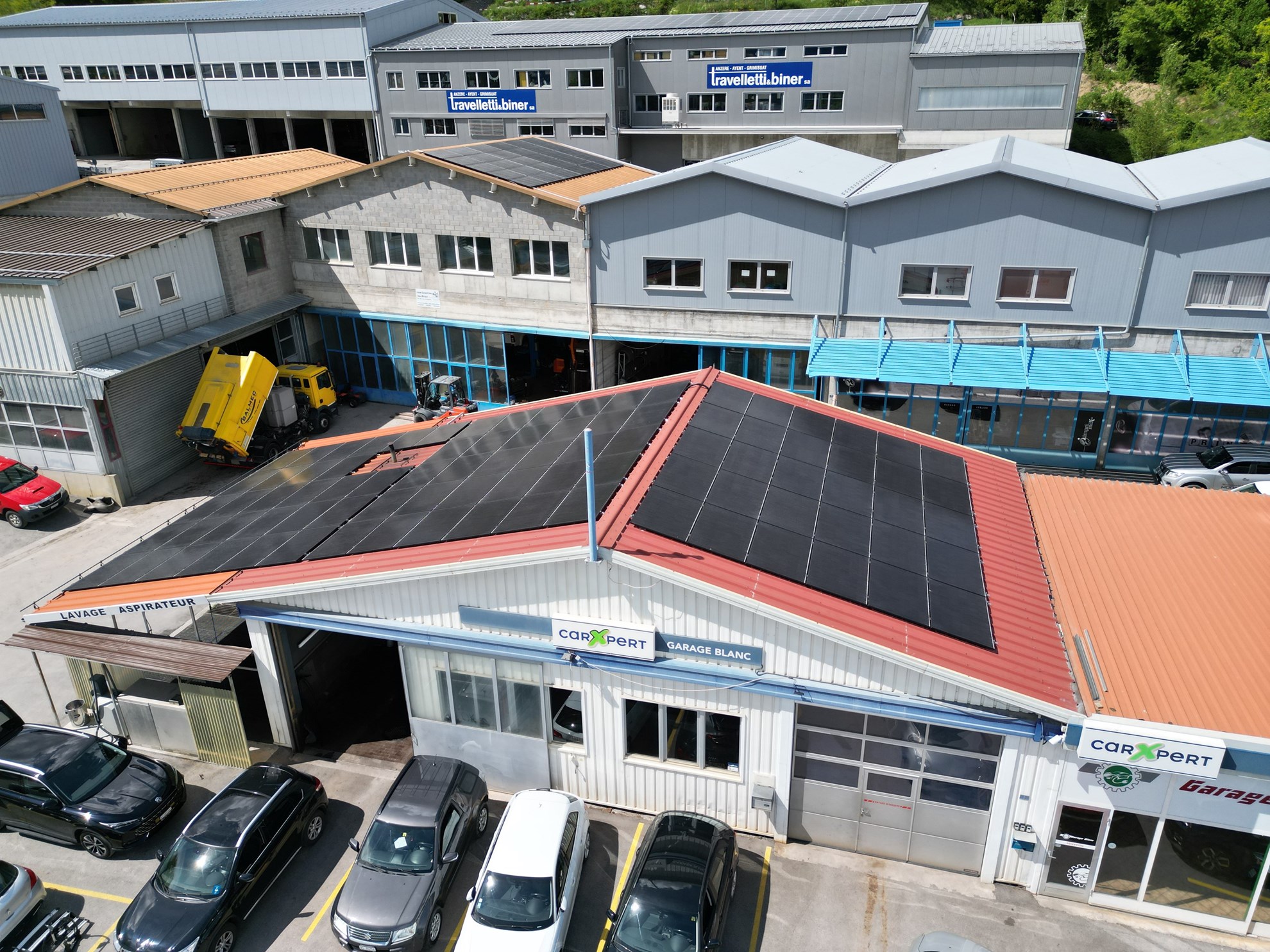 Un garage valaisan équipé de 88 panneaux solaires&amp;nbsp;à Ayent